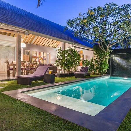 VILLA Nuri Merah 1 Kerobokan  Luaran gambar