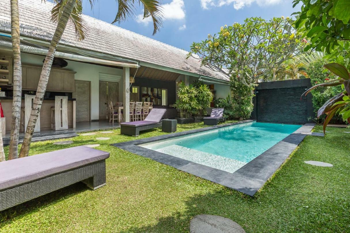 VILLA Nuri Merah 1 Kerobokan  Luaran gambar